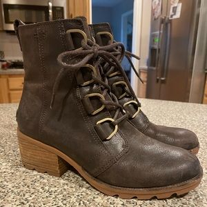 Sorel womens leather boot